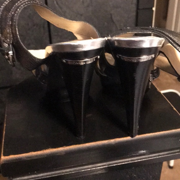 Heels - Picture 4 of 5